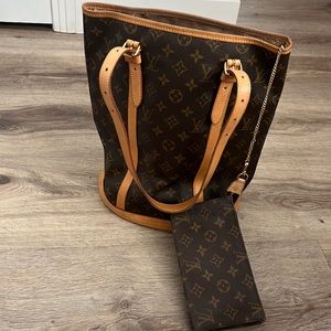 Authentic LV Bucket GM Hangbag